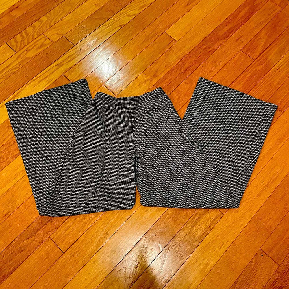 NWOT Max Studio London Stretchy Flare Dress Pants